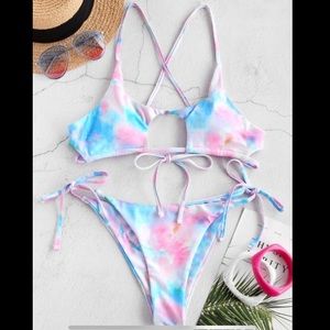 Sexy tie dye, keyhole bikini, size medium NWT